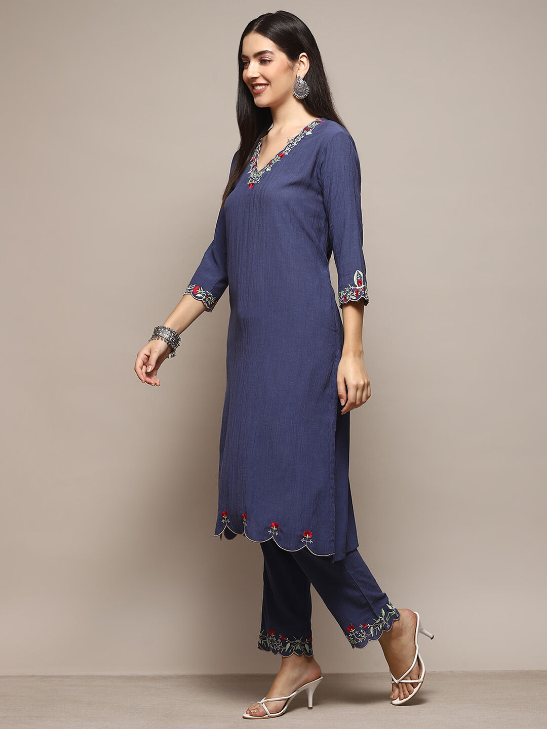 Pink Poly Viscose Straight Suit Set image number 3