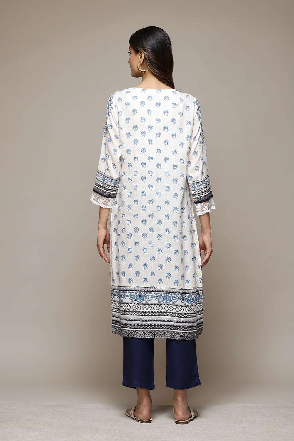 Blue LIVA Straight Printed Kurta image number 3