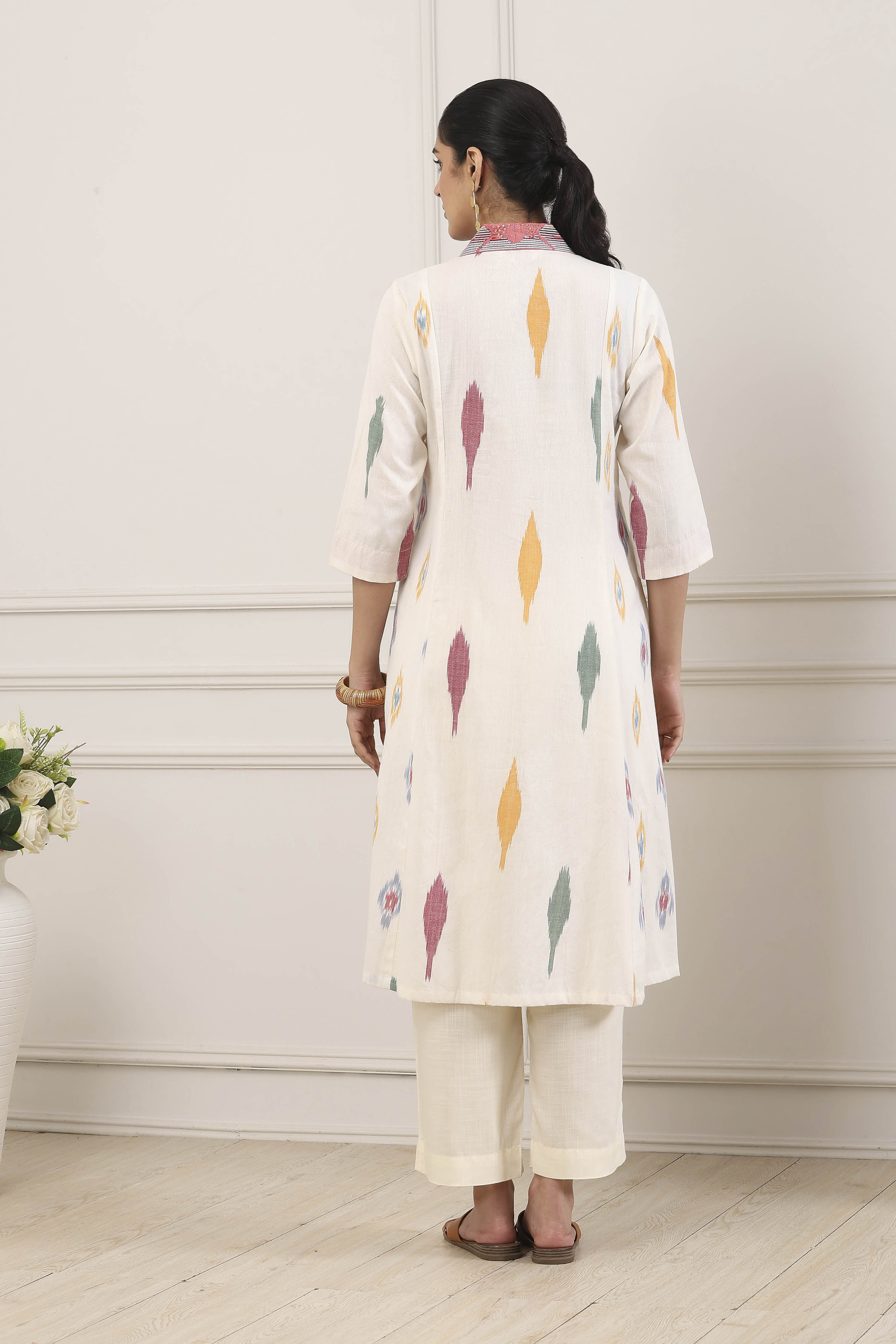 Off White Cotton A-Line Kurta image number 3