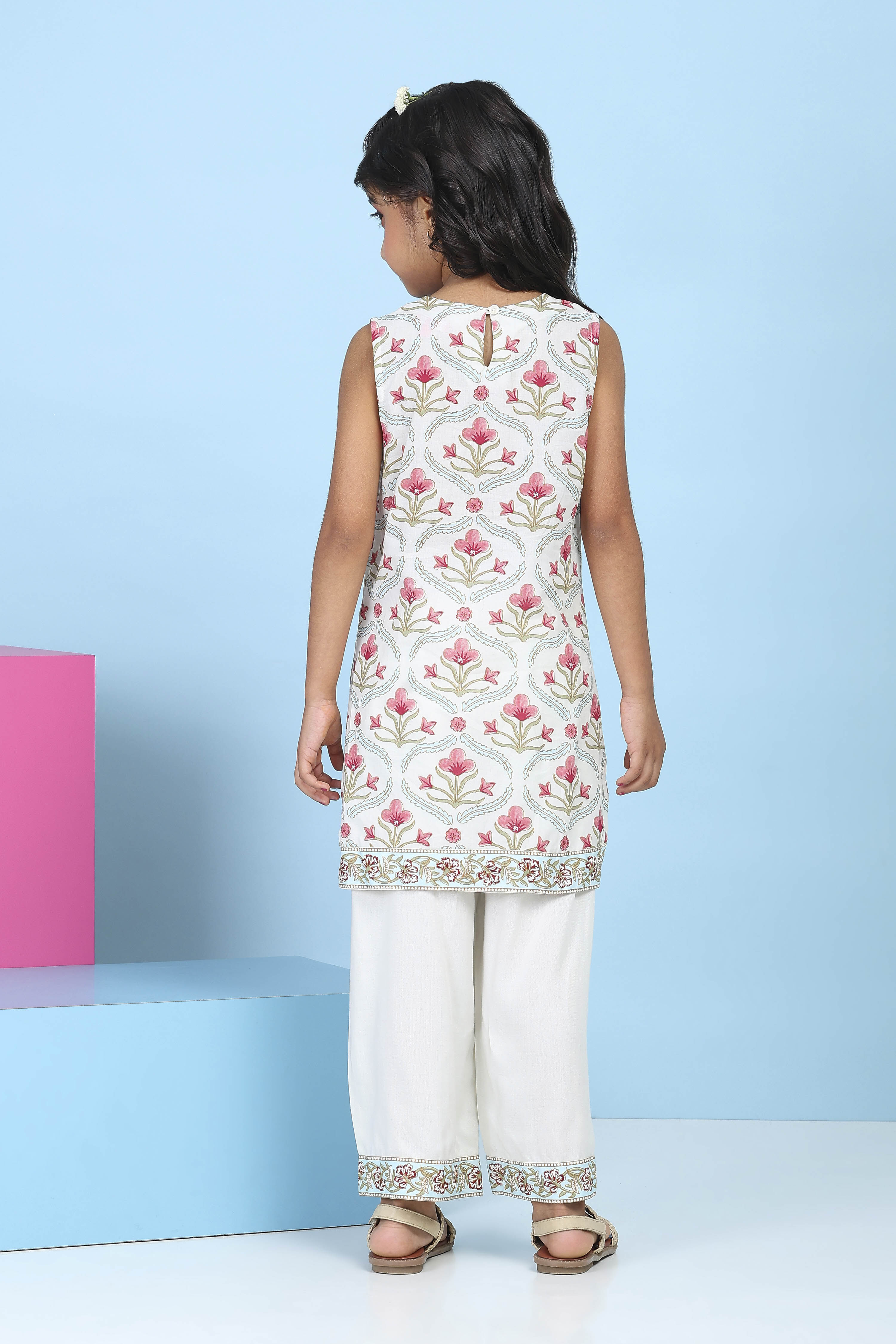 White Cotton Printed Straight Suit Set image number 4