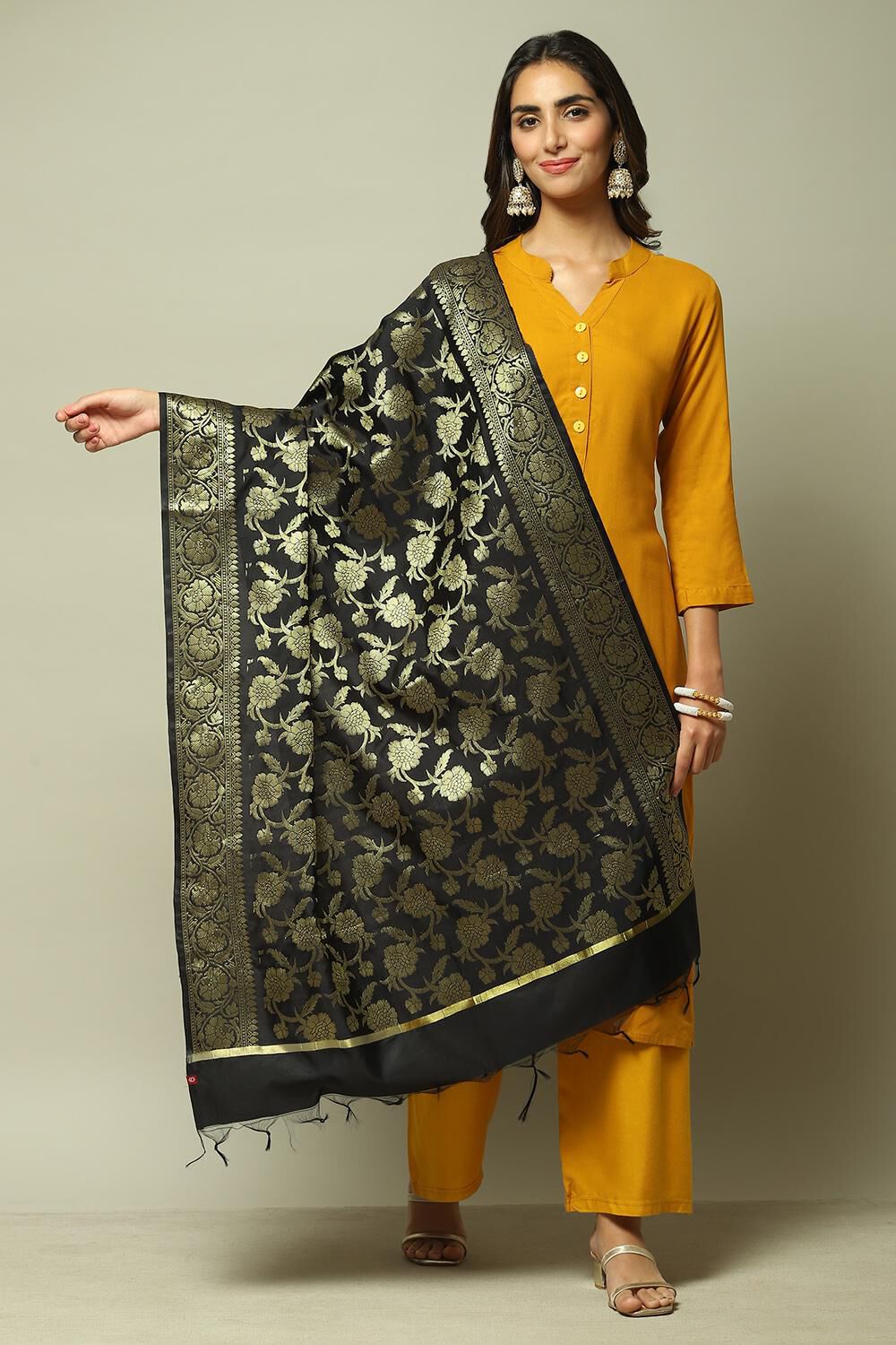 Black  Yarndyed Dupatta image number 0