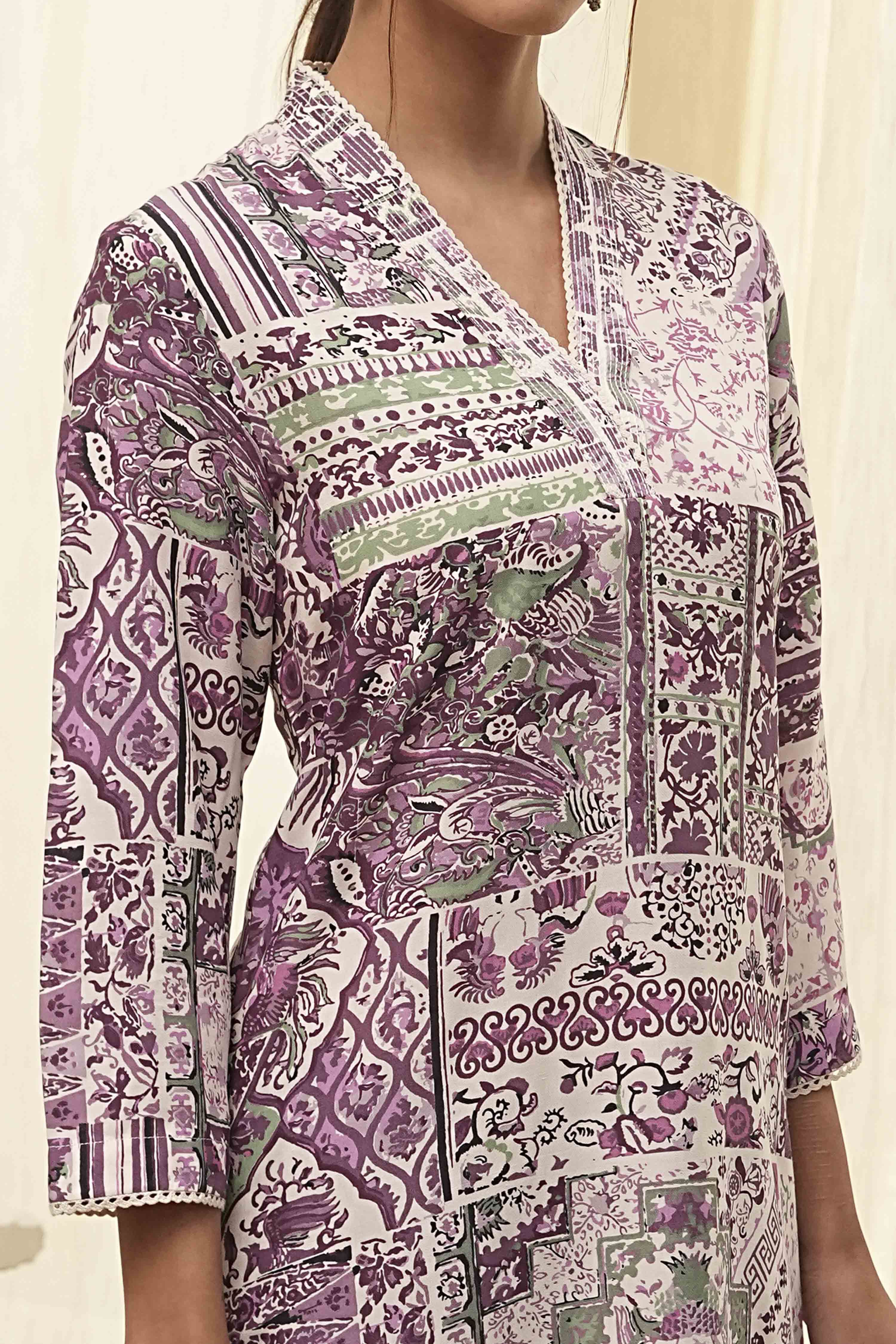 Plum and Off-White Printed Straight Kurta image number 1