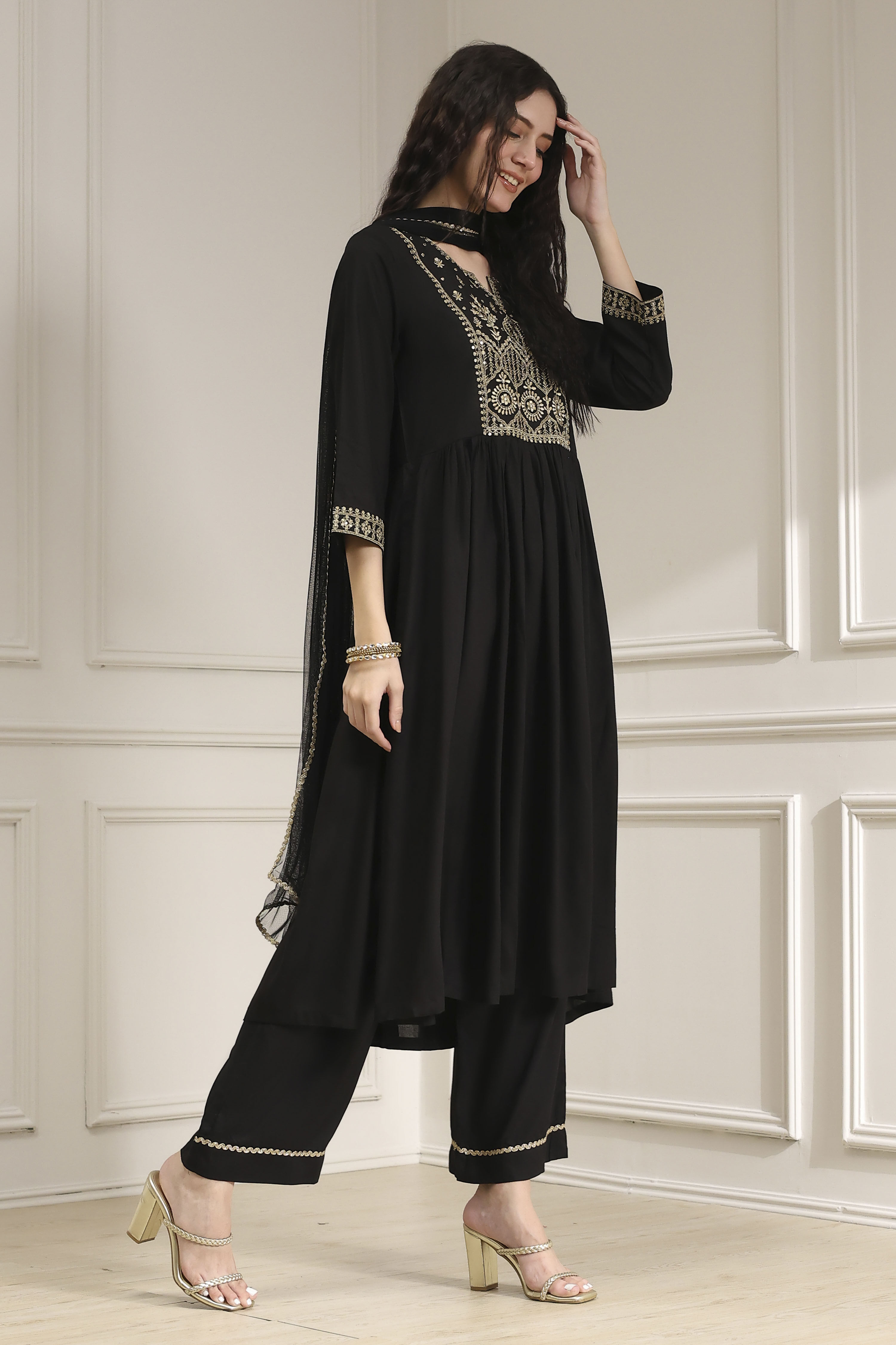 Black Embroidered Gathered Suit Set image number 4