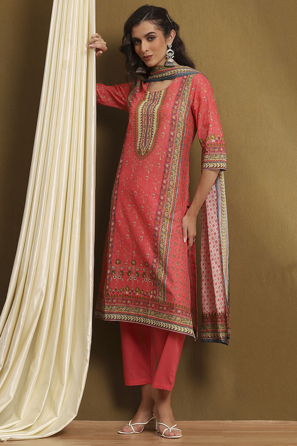 Moss Green Cotton Floral Printed Straight Suit Set image number 8