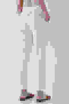 White Cotton Solid Fitted Pants image number 5