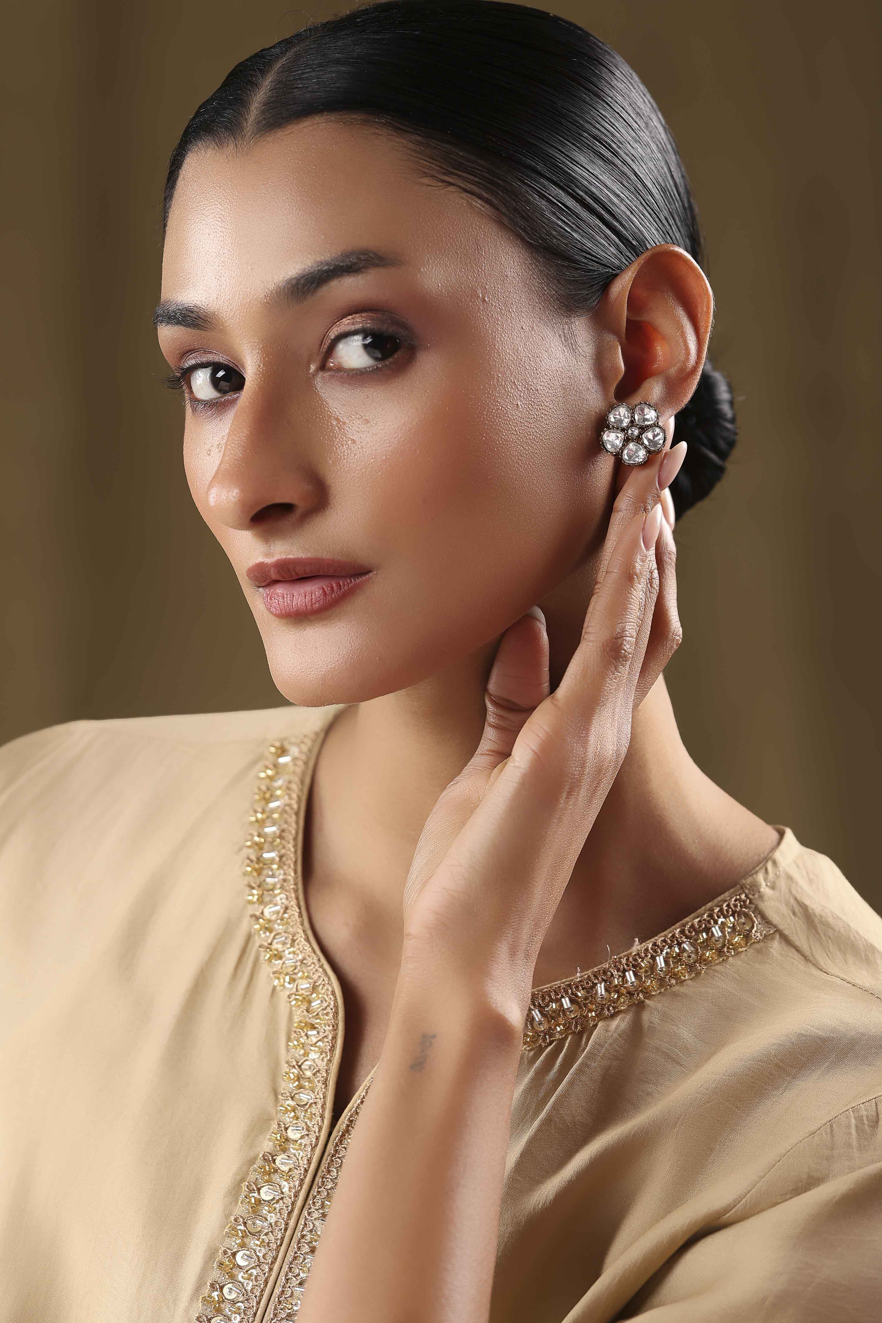 Antique Gold Brass Studs image number 3