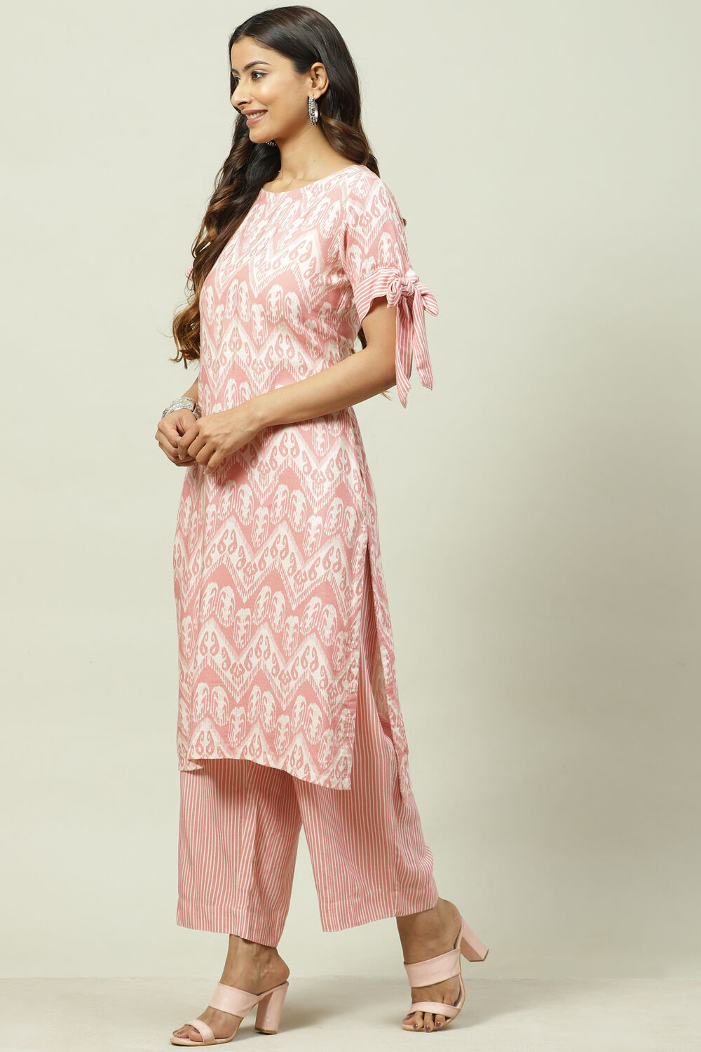 Dull Rose Rayon Straight Fusion Printed Kurta Set image number 3