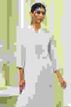 Off-White Embroidered Straight Kurta image number 1