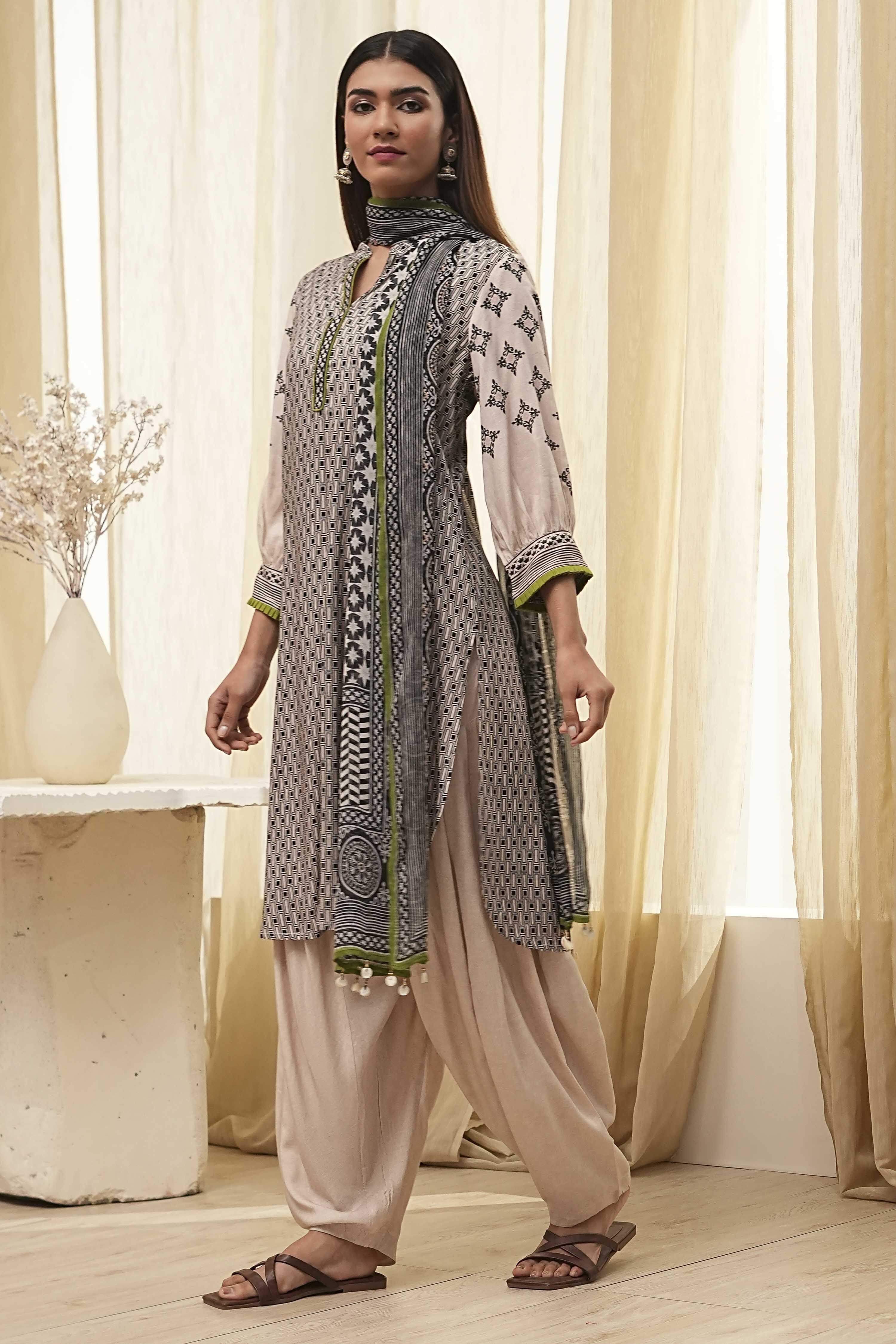 Black and Beige Printed Straight Suit Set image number 3