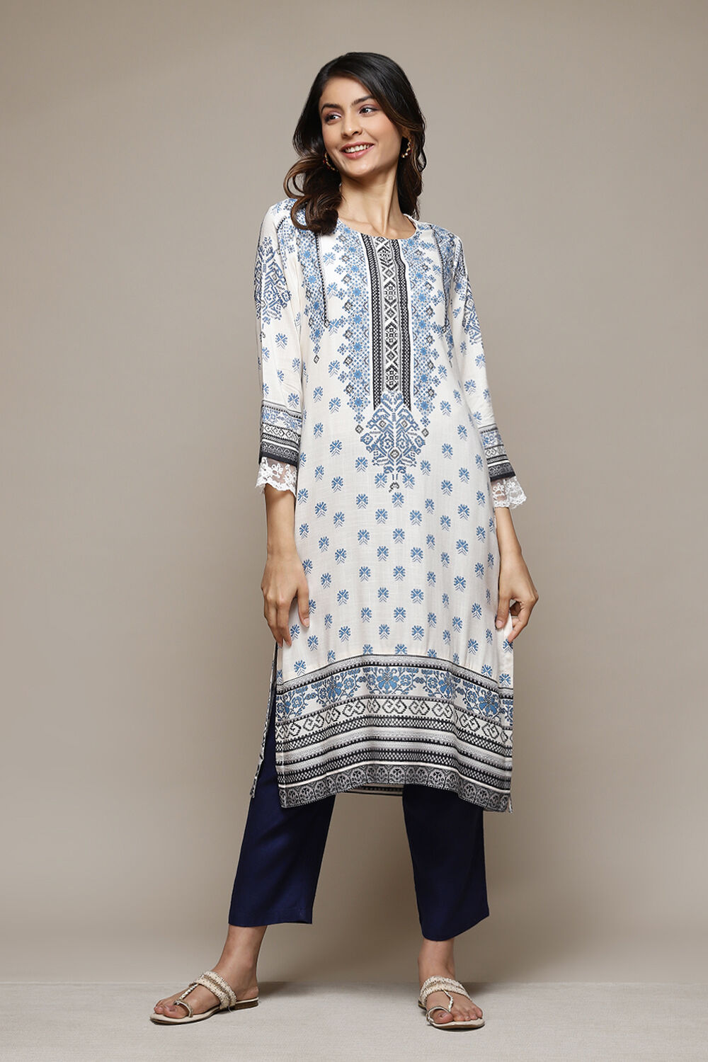 Blue LIVA Straight Printed Kurta image number 5