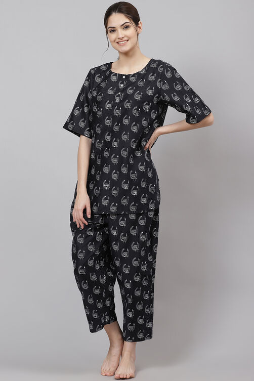Black Straight Cotton Three Piece Printed Sleepwear Set image number 4