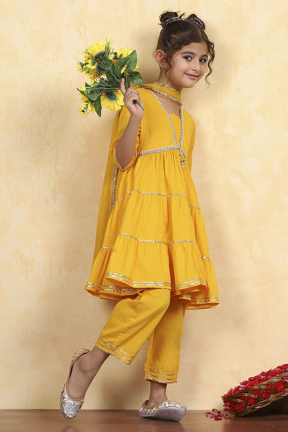 Yellow Cotton Solid Tiered Suit Set image number 6