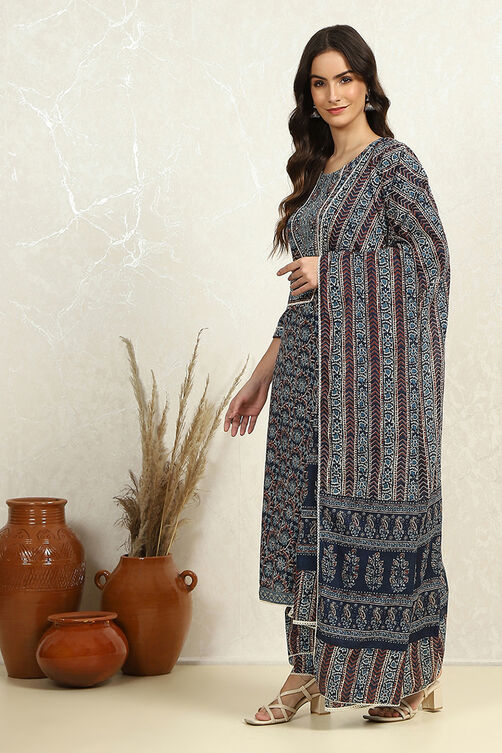 Green Cotton Floral Printed Unstitched Suit Set image number 4