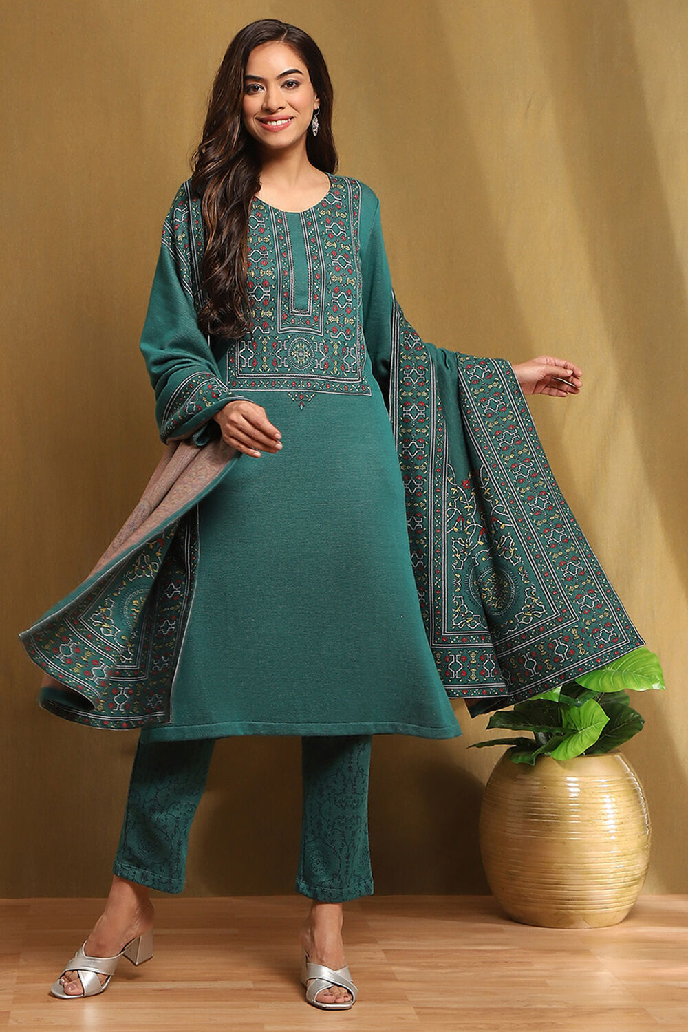 Green Jacquard Straight Set image number 0