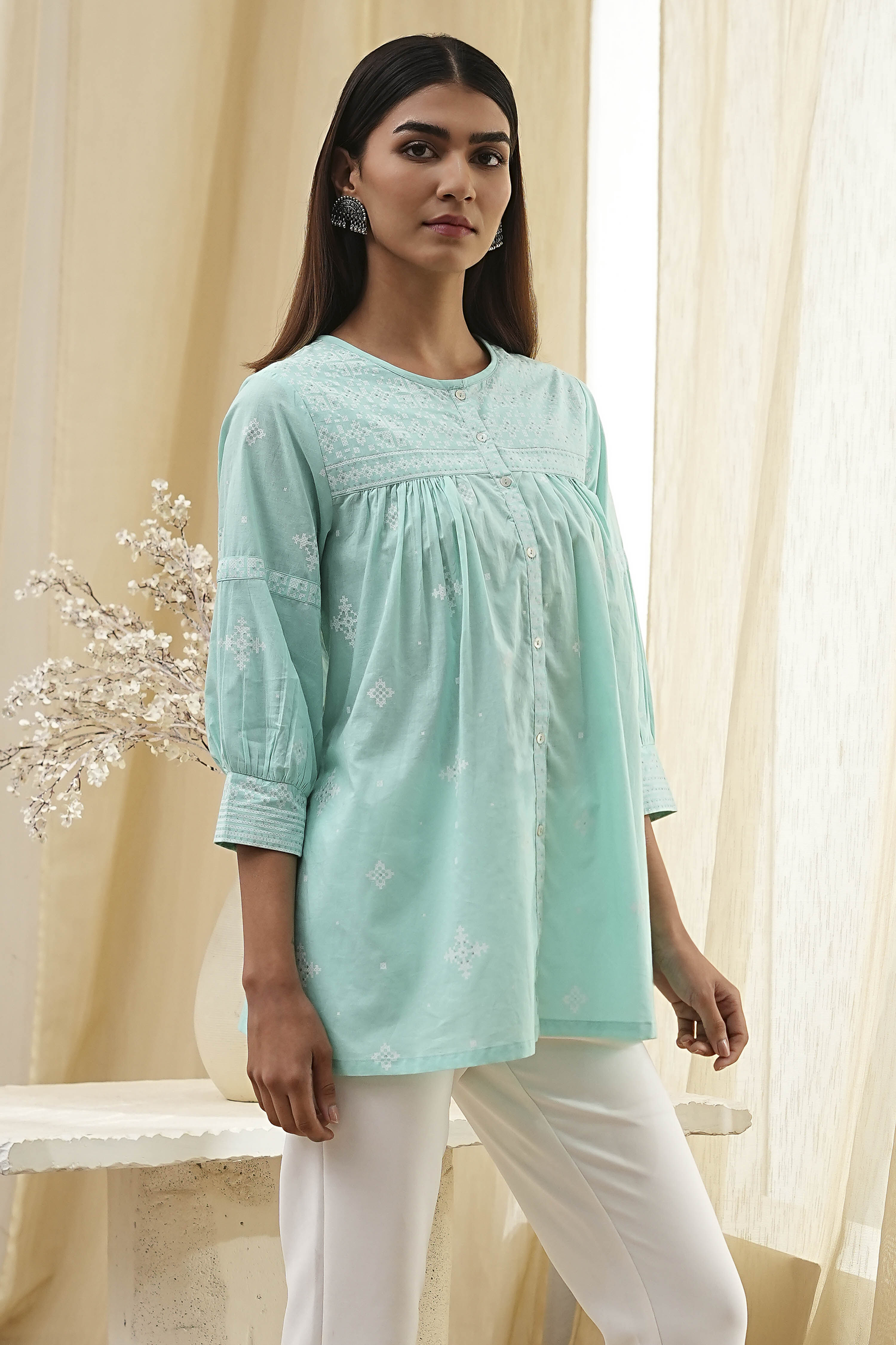 Aqua Cotton Straight Shirt-Style Short Kurta image number 4