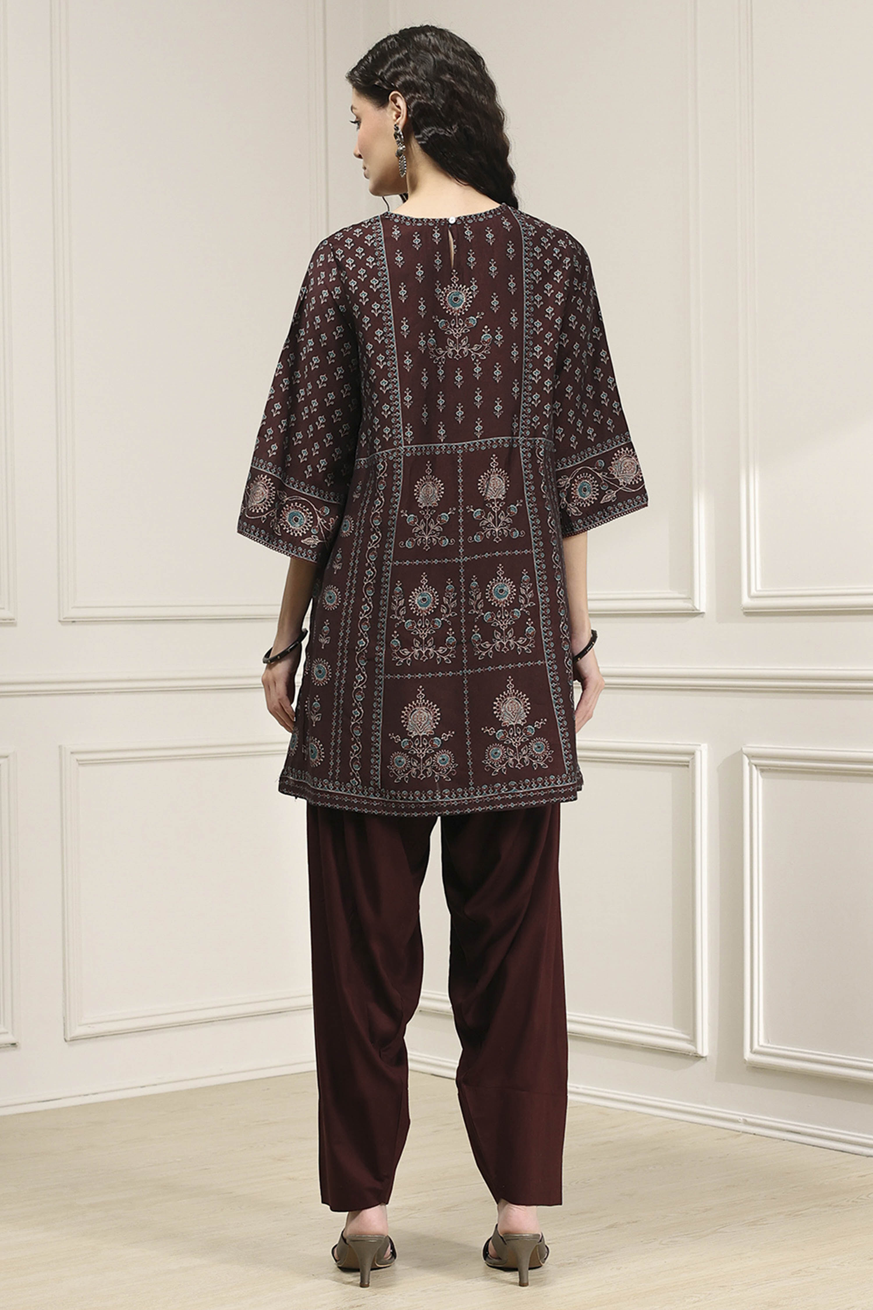 Brown Printed Straight Suit Set image number 4
