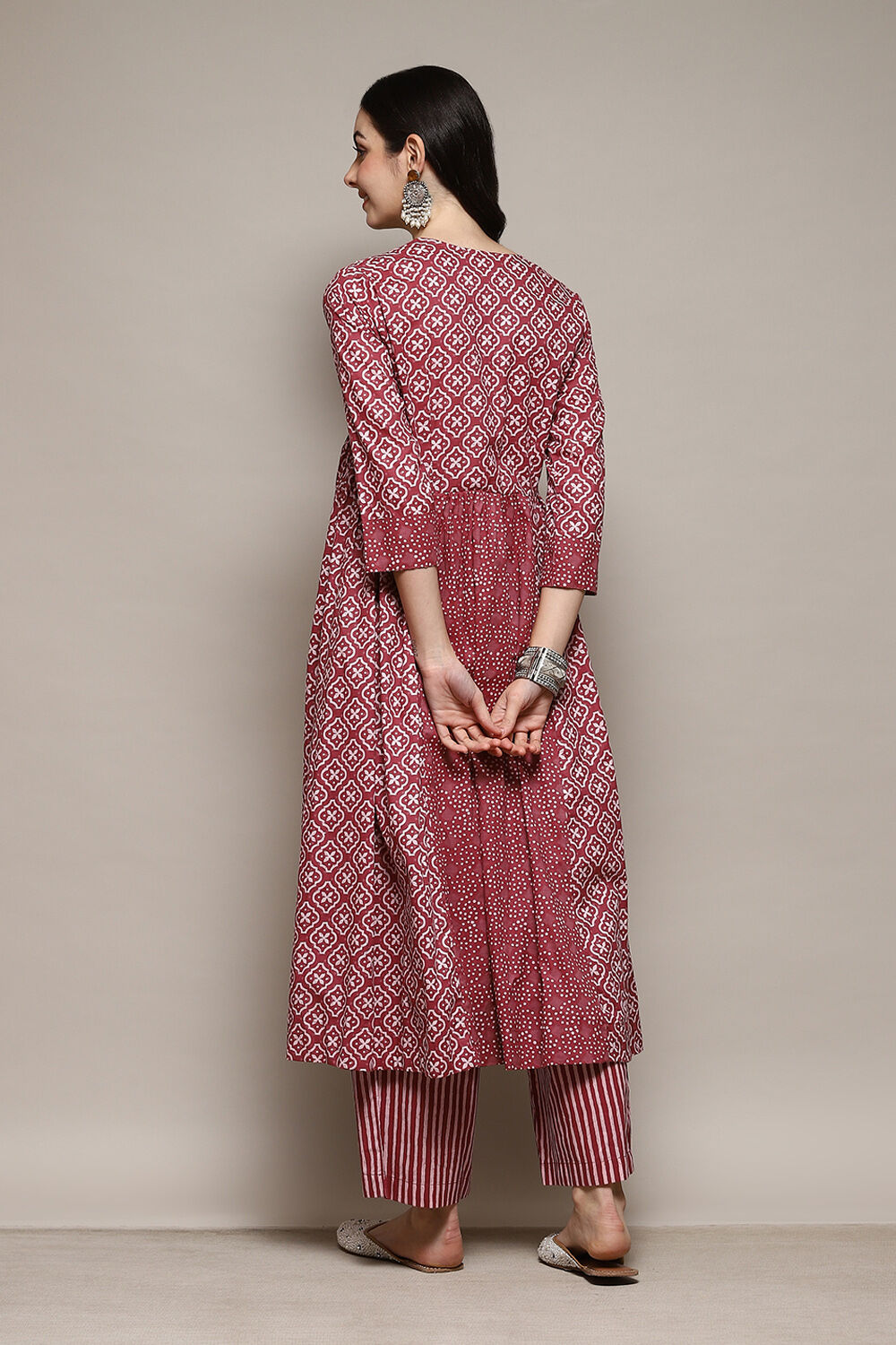 Onion Pink Cotton Gathered Kurta Palazzo Suit Set image number 4