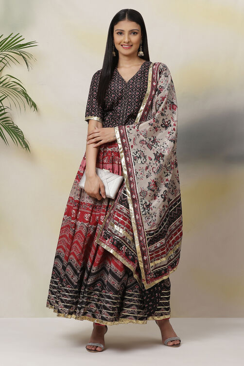 Black Straight Art Silk Printed Short Top image number 4