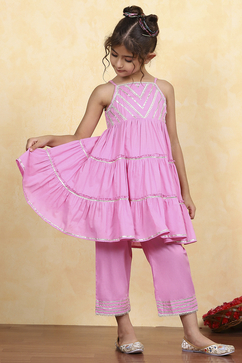 Pink Cotton Dyed Tiered Kurta Pants Set image number 6