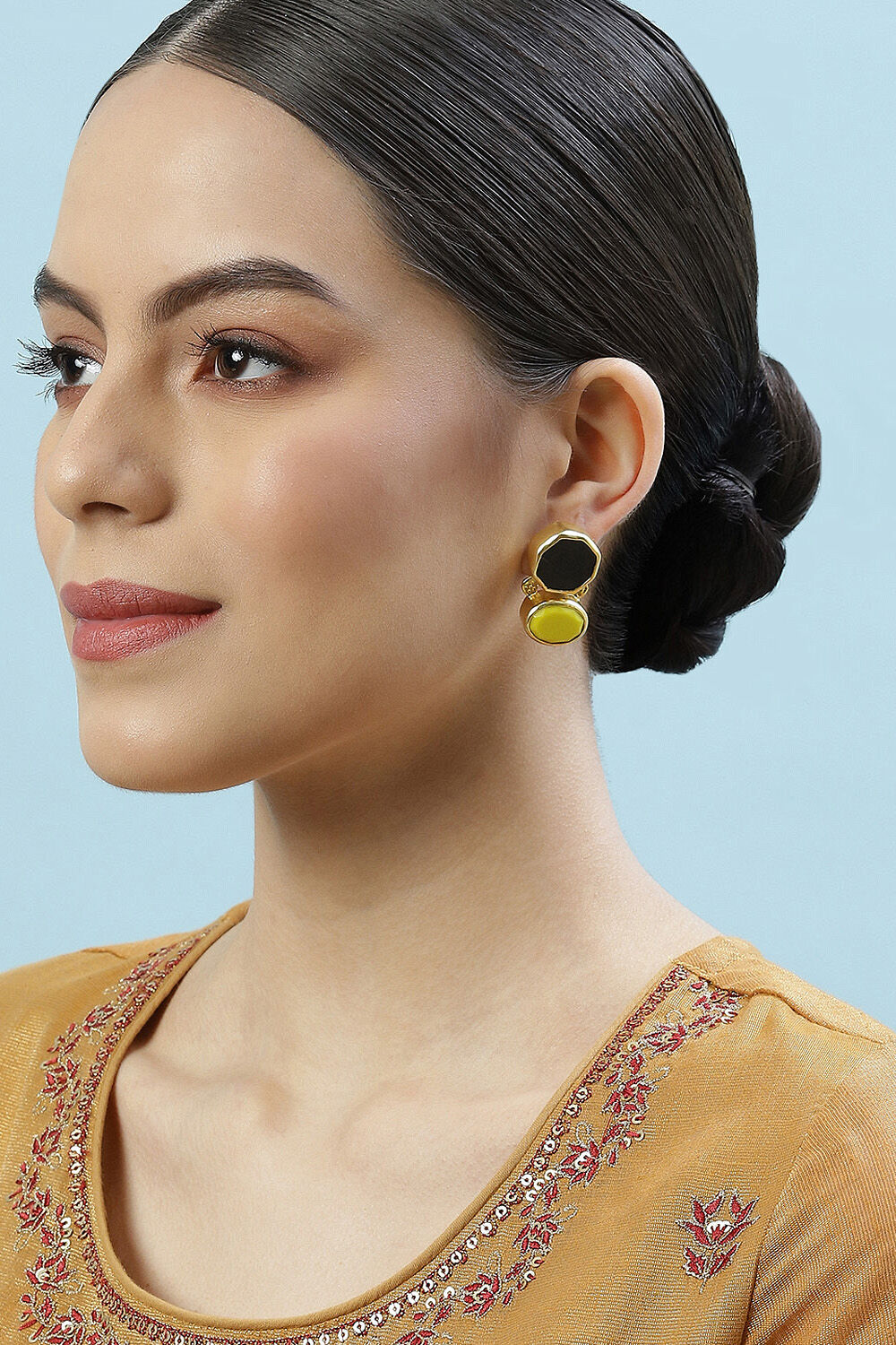 Yellow Black Brass Earrings image number 3