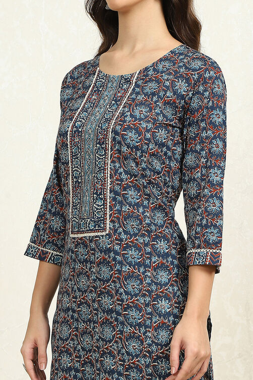 Green Cotton Floral Printed Unstitched Suit Set image number 2
