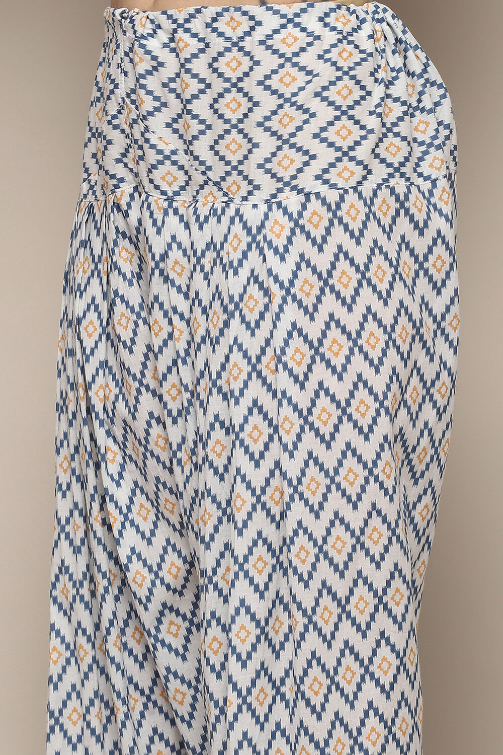 Green Cotton Unstitched Suit set image number 3