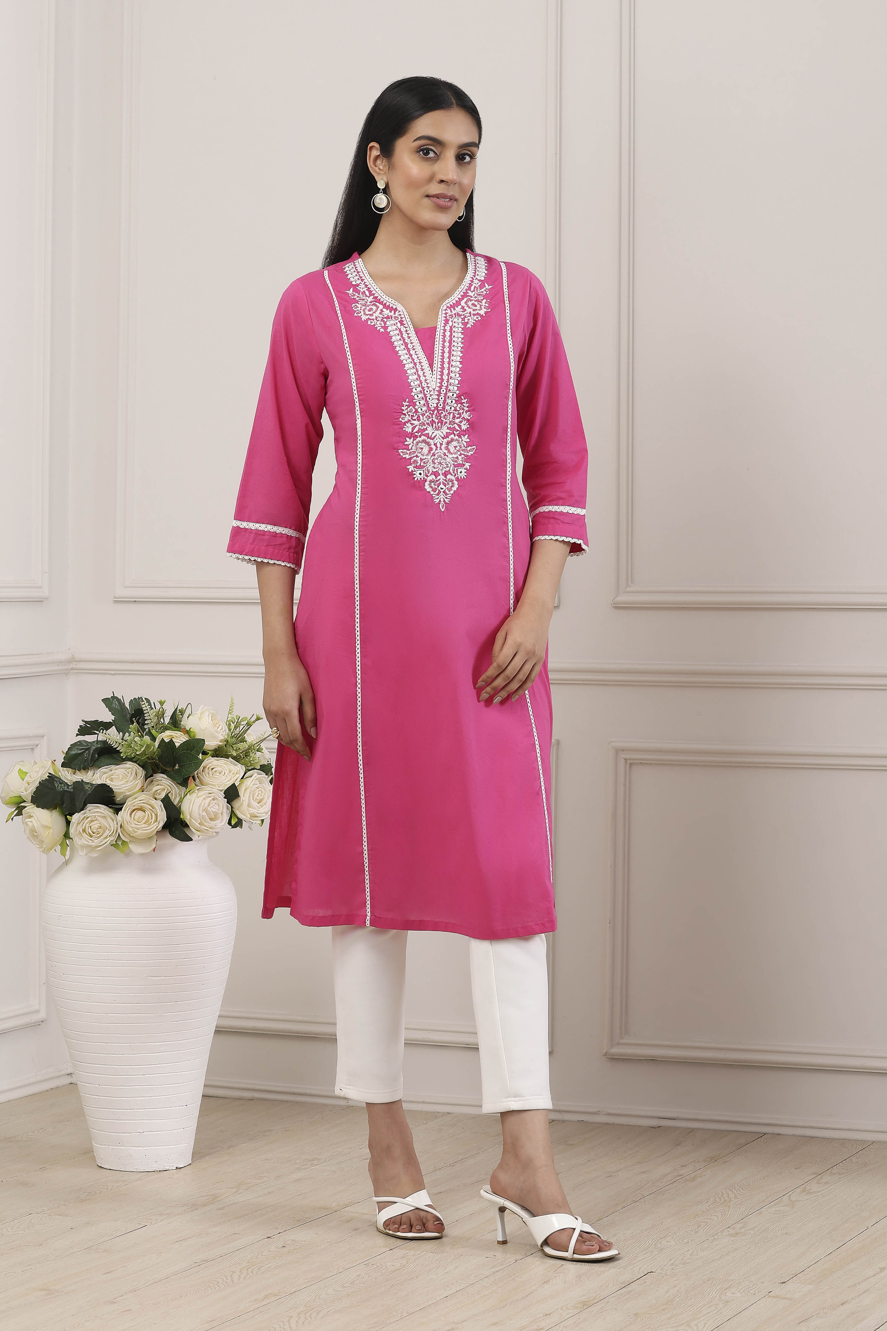 Yellow Cotton Solid Straight Kurta image number 4