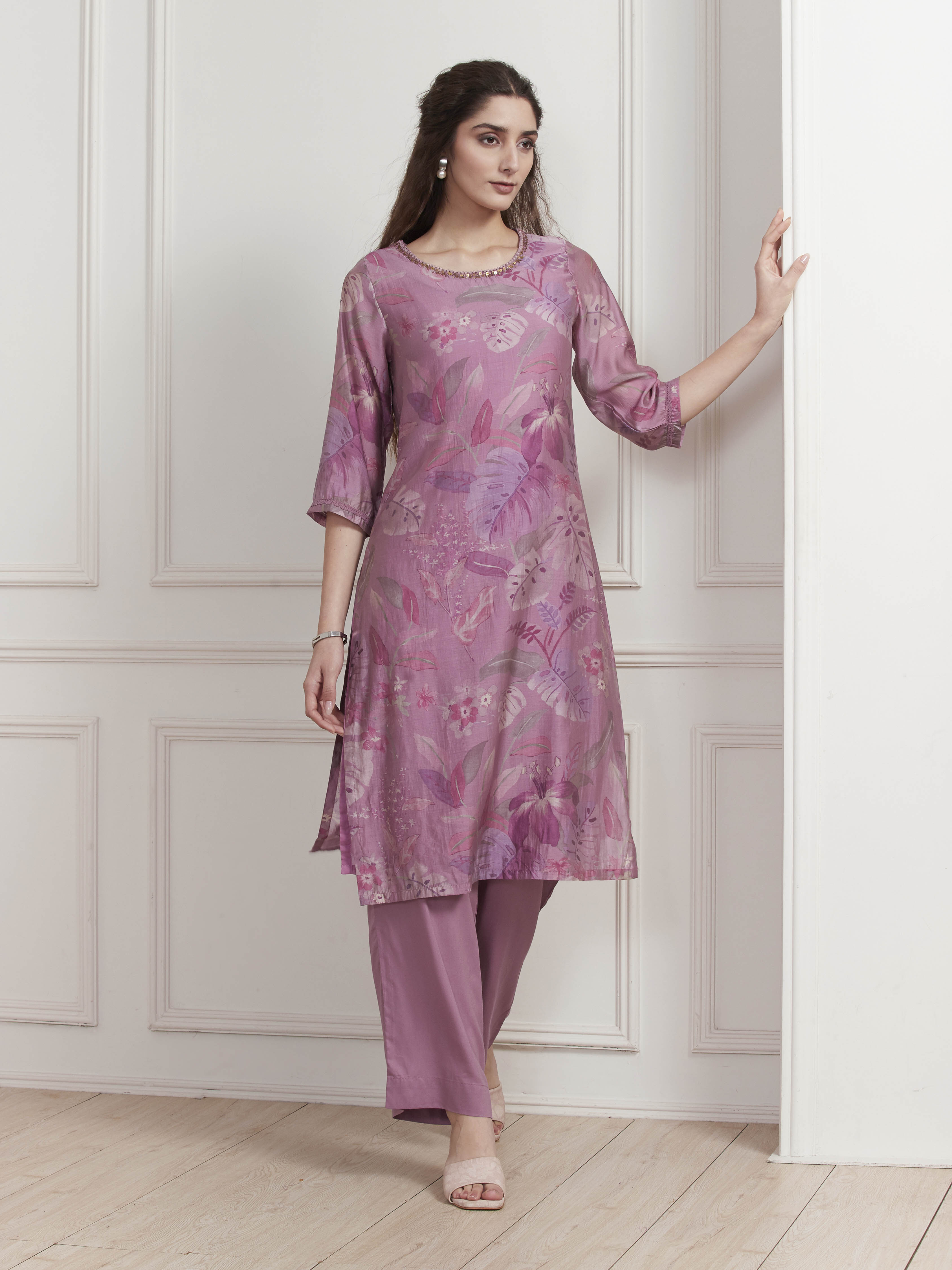 Lavender Floral Printed Straight Kurta Set image number 0