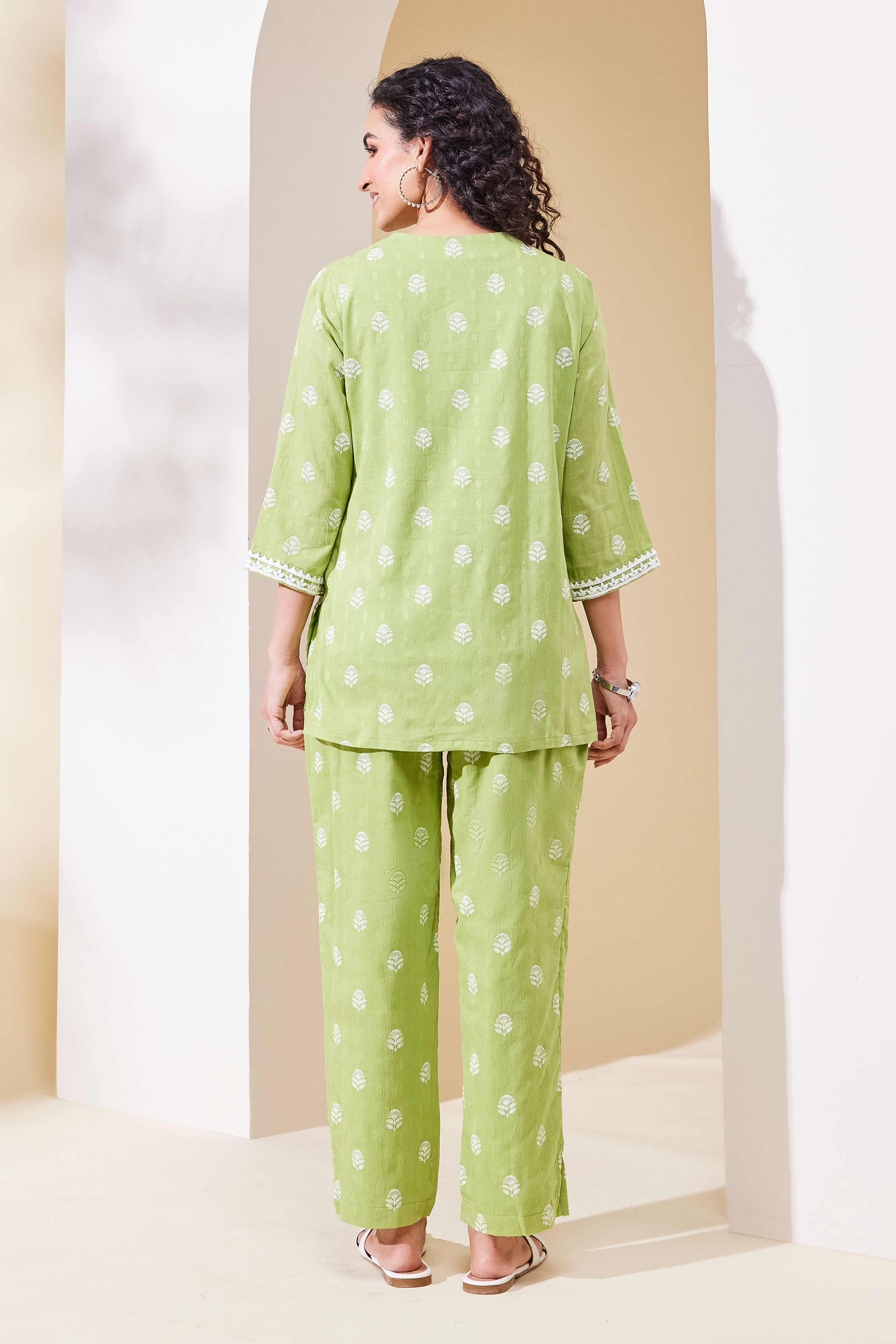 Green Cotton Straight Suit Set image number 4