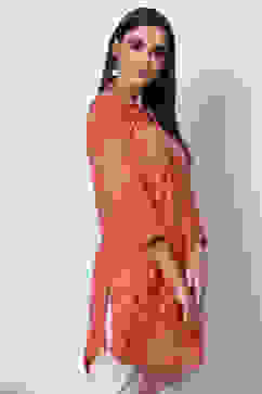 Red LIVA Printed Short Kurti image number 3