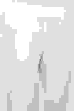 Off White Viscose Lycra Solid Pants image number 1