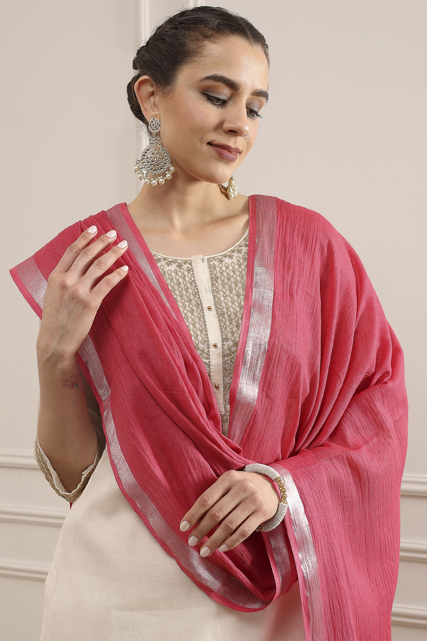 Pink Cotton Solid Dupatta image number 2