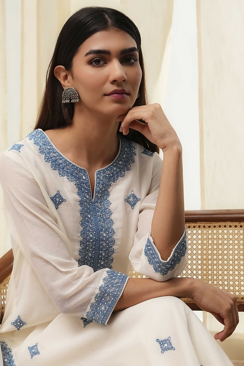 Pink Embroidered Straight Suit Set image number 7