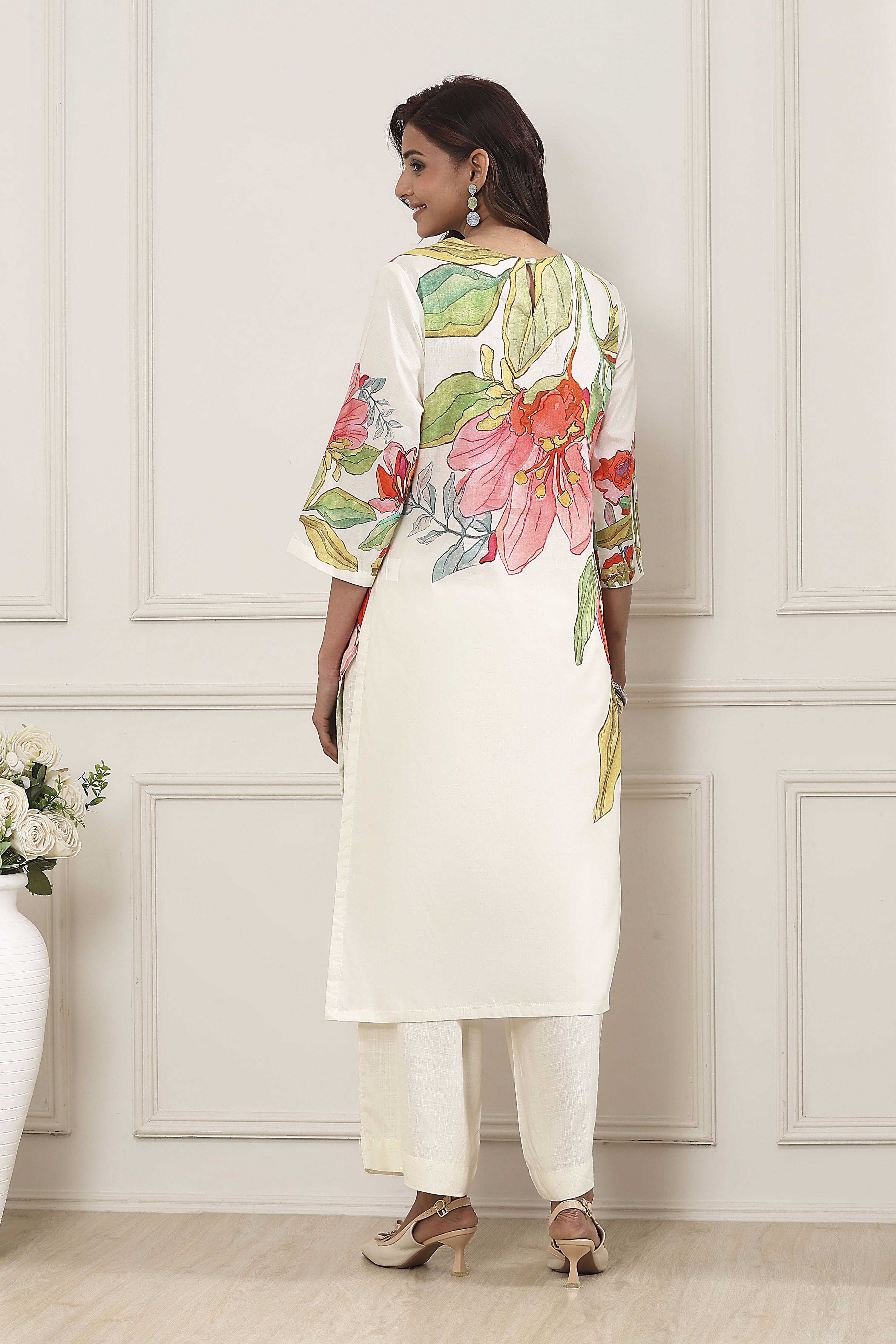 Yellow Cotton Floral Printed Straight Kurta Set image number 4