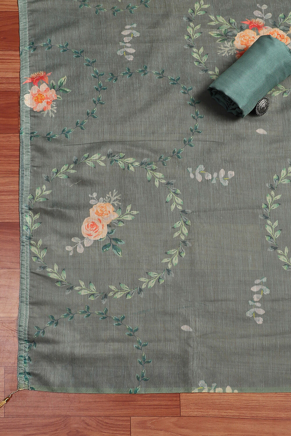 Green Chanderi Hand Embroidered Unstitched Suit Set image number 3