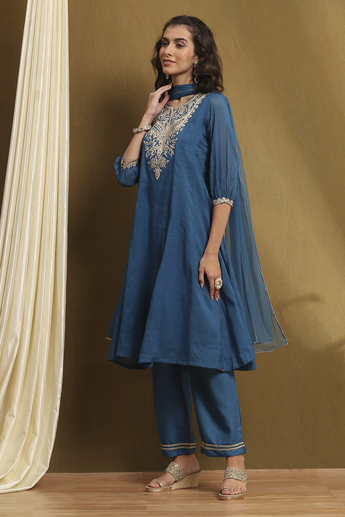 Green Embroidered Festive Kalidar Suit Set image number 4