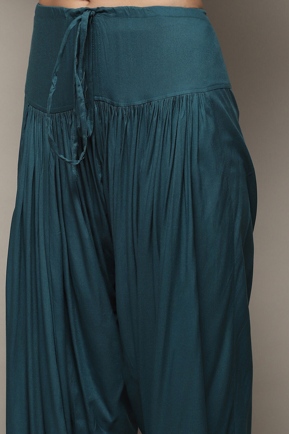 Red Rayon Straight Kurta Salwar Suit Set image number 2