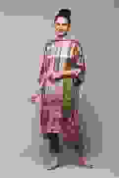 Green Silk Straight Kurta Slim Pant Suit Set image number 7