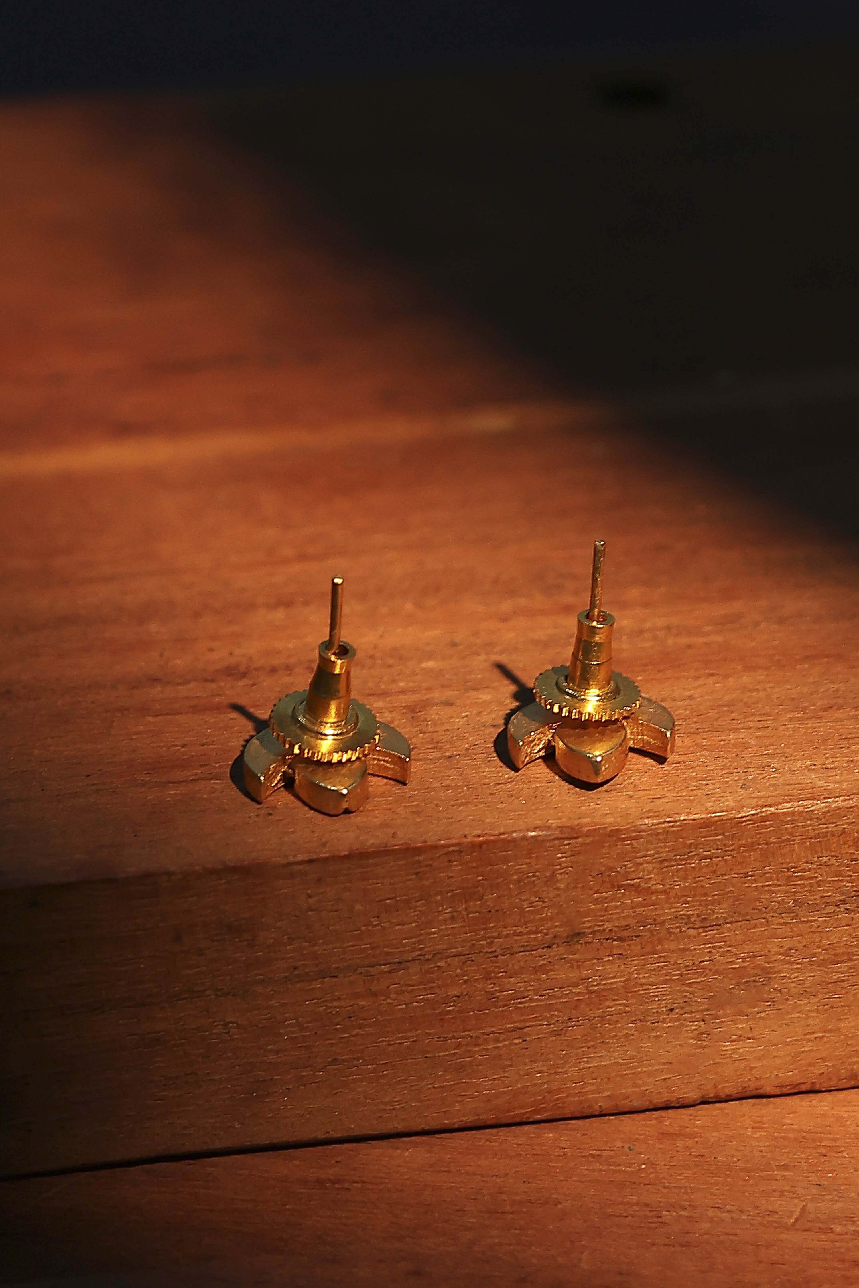 Multicolor Brass Studs image number 2