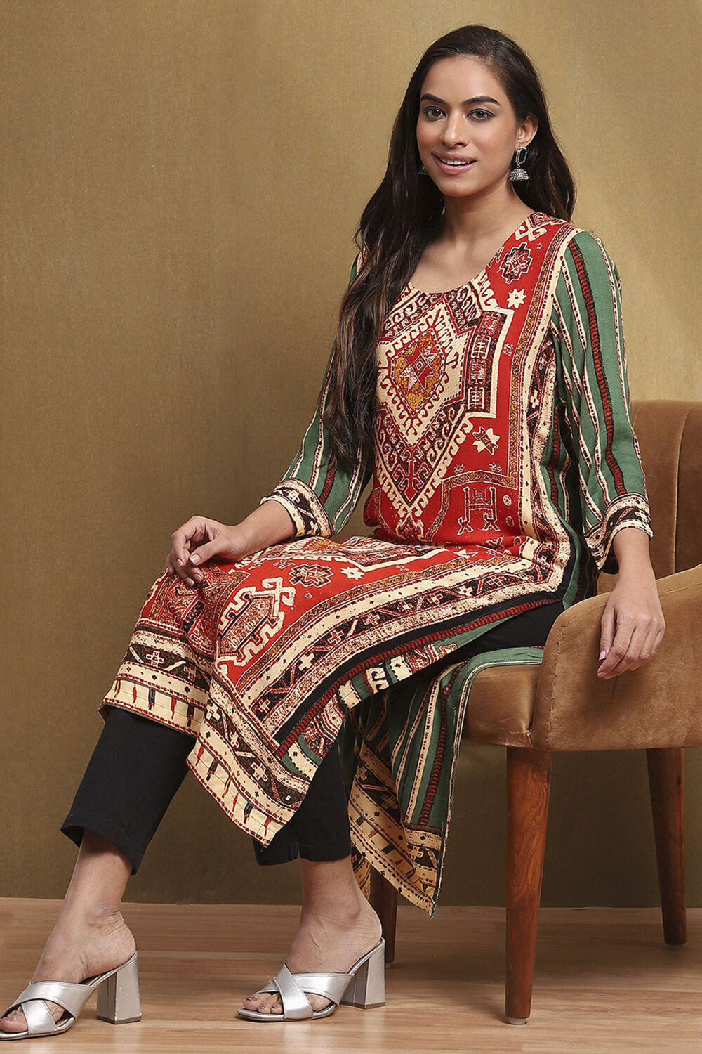 Red and Green Printed Straight Kurta image number 0