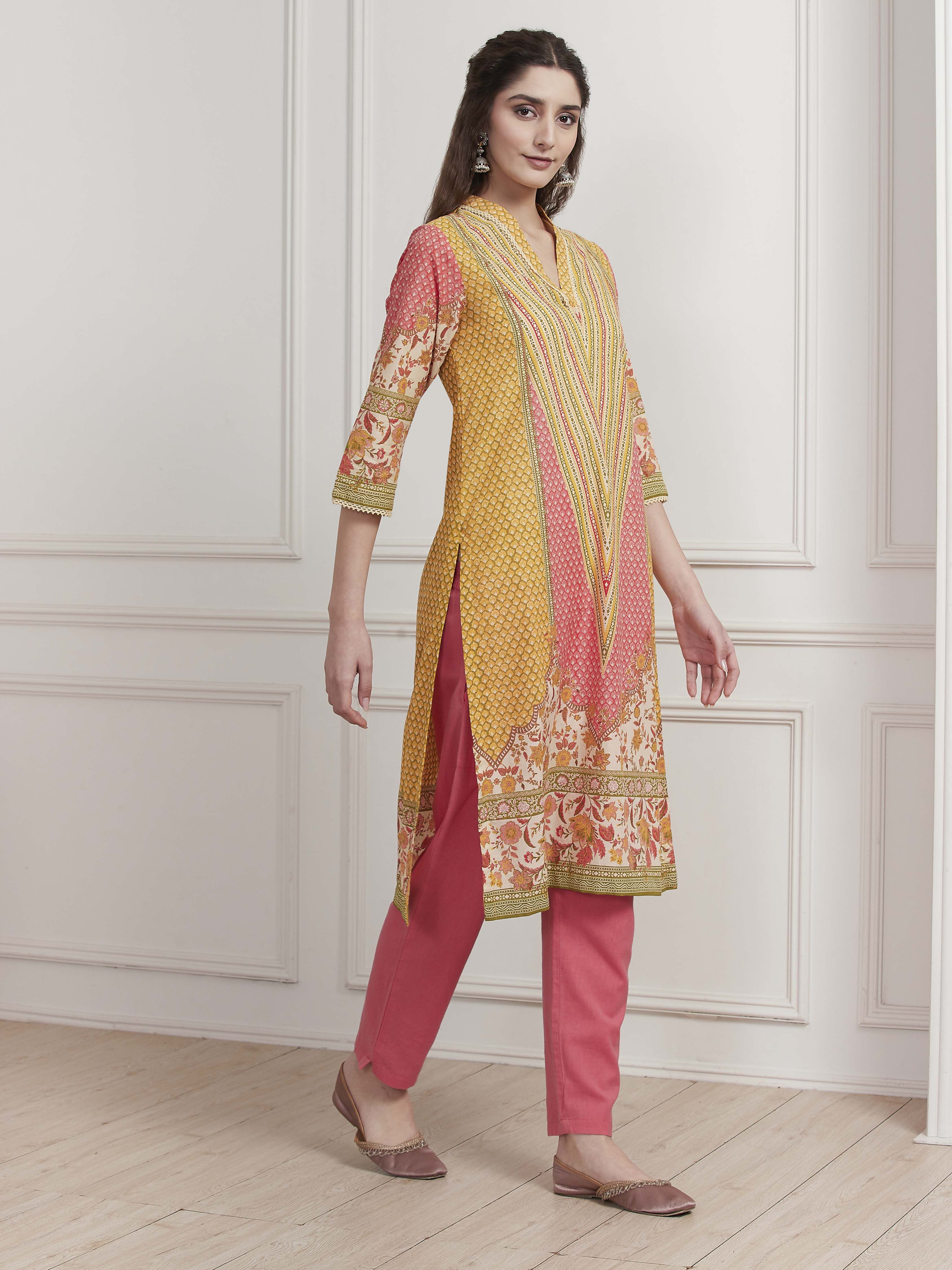 Red Cotton Printed Straight Kurta image number 4