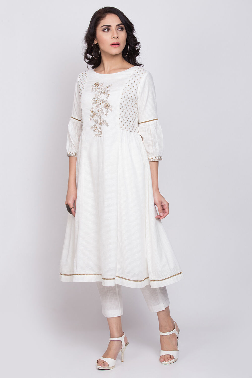 Off White A Line Kurta image number 2