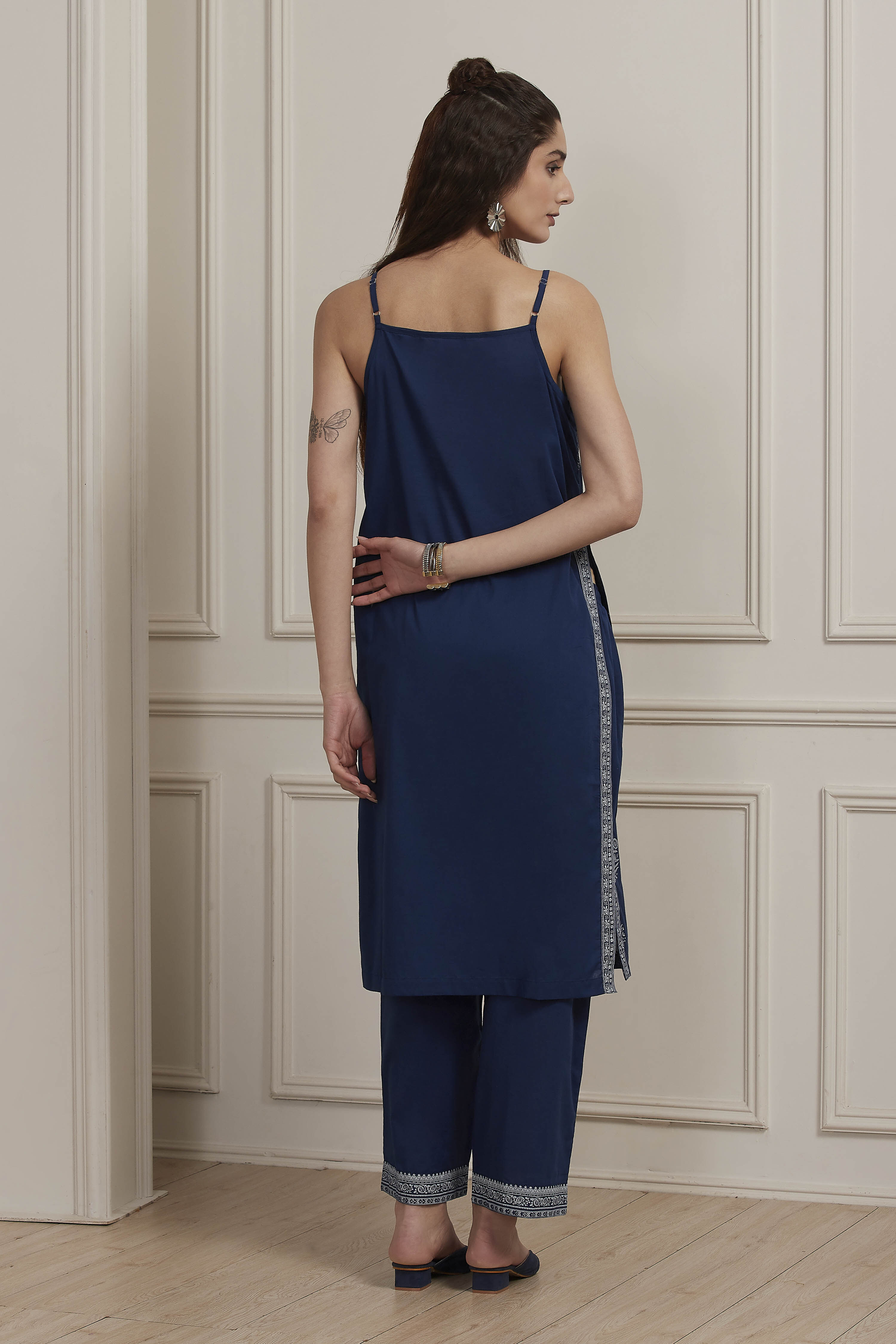 Indigo Cotton Printed Strappy Straight Kurta Set image number 3