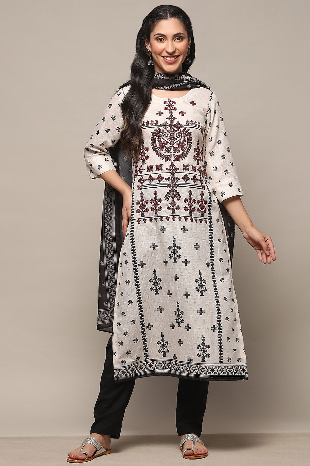 Off White Cotton Unstitched Suit set image number 8