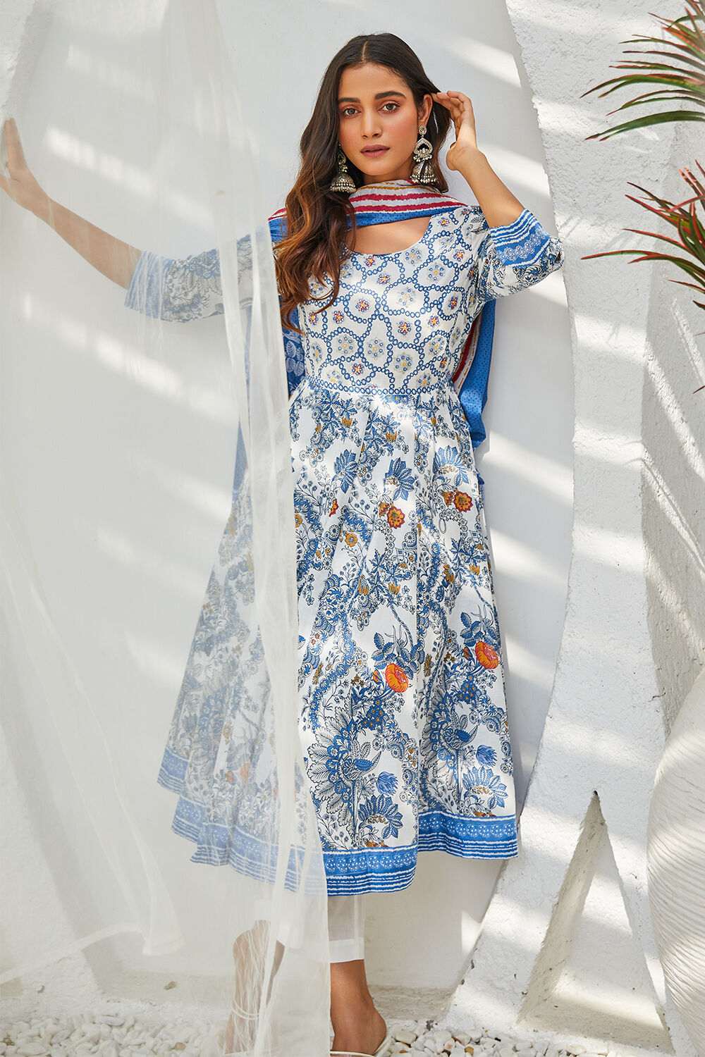 Off-white Cotton Printed Anarkali & Palazzo Suit Set image number 7