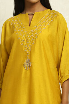 Yellow Solid Festive Straight Kurta image number 1