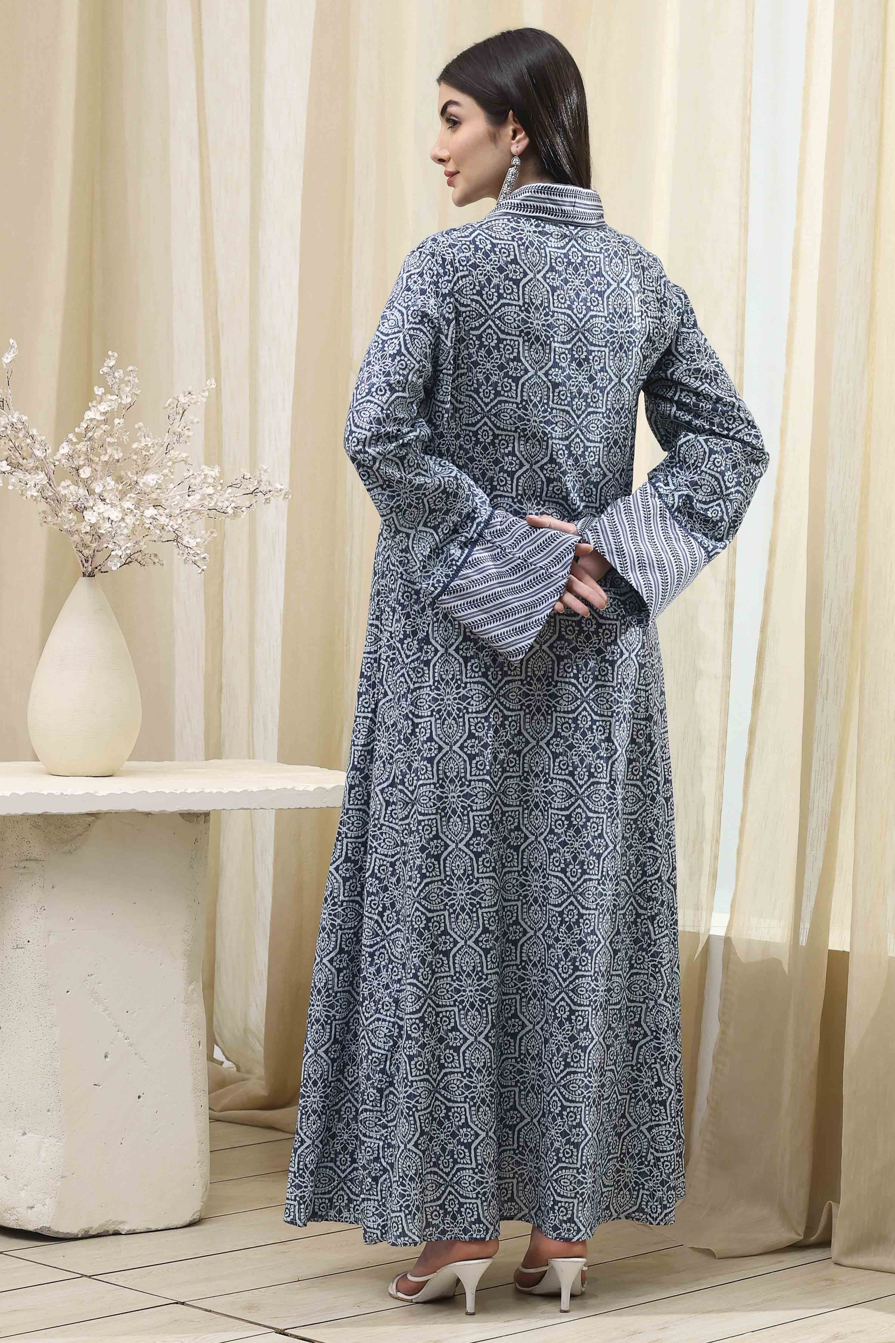 Blue & White Jalabiya Kaftan image number 3