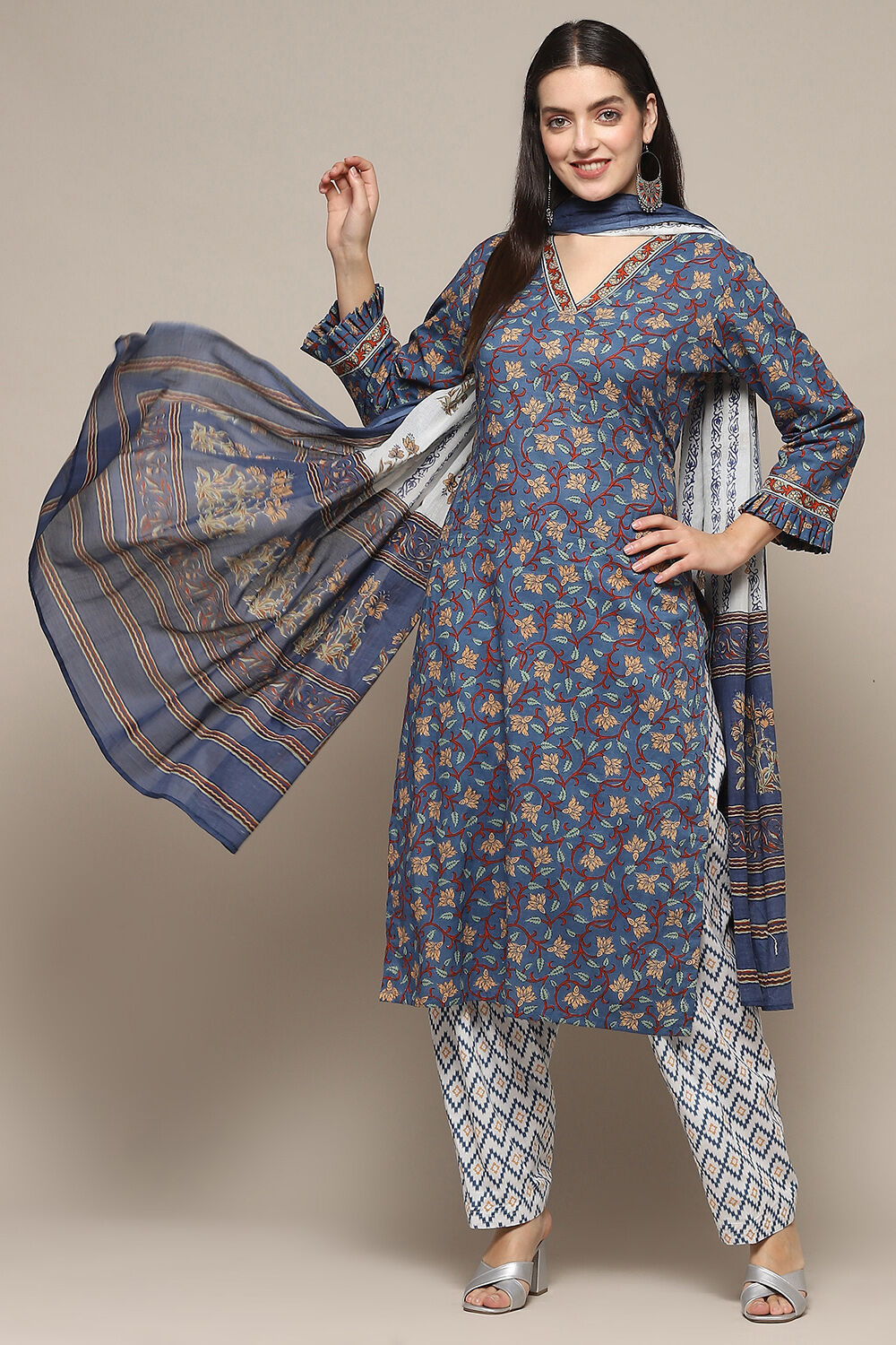 Green Cotton Unstitched Suit set image number 1