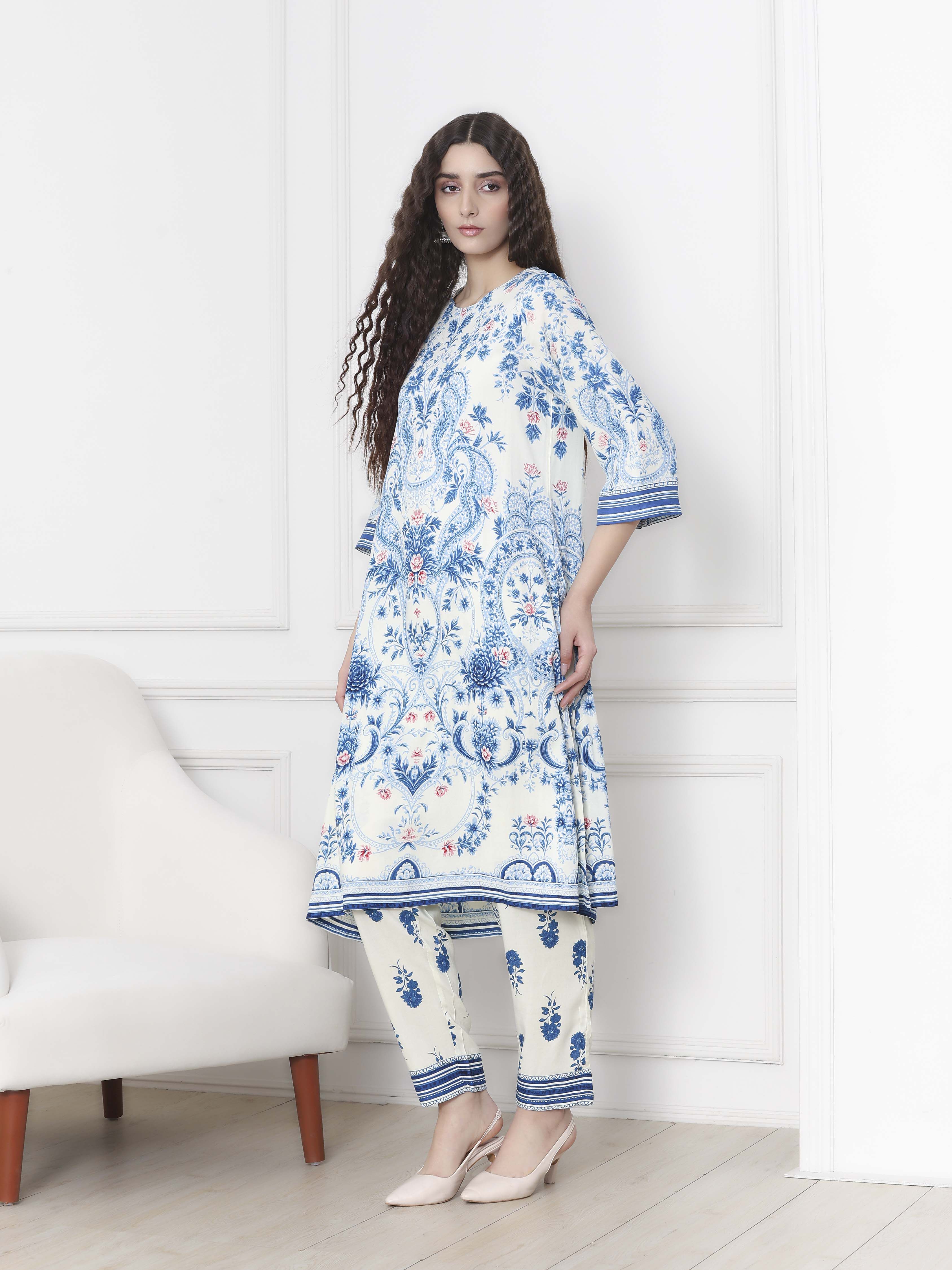 Blue and White Printed Straight Suit Set image number 3