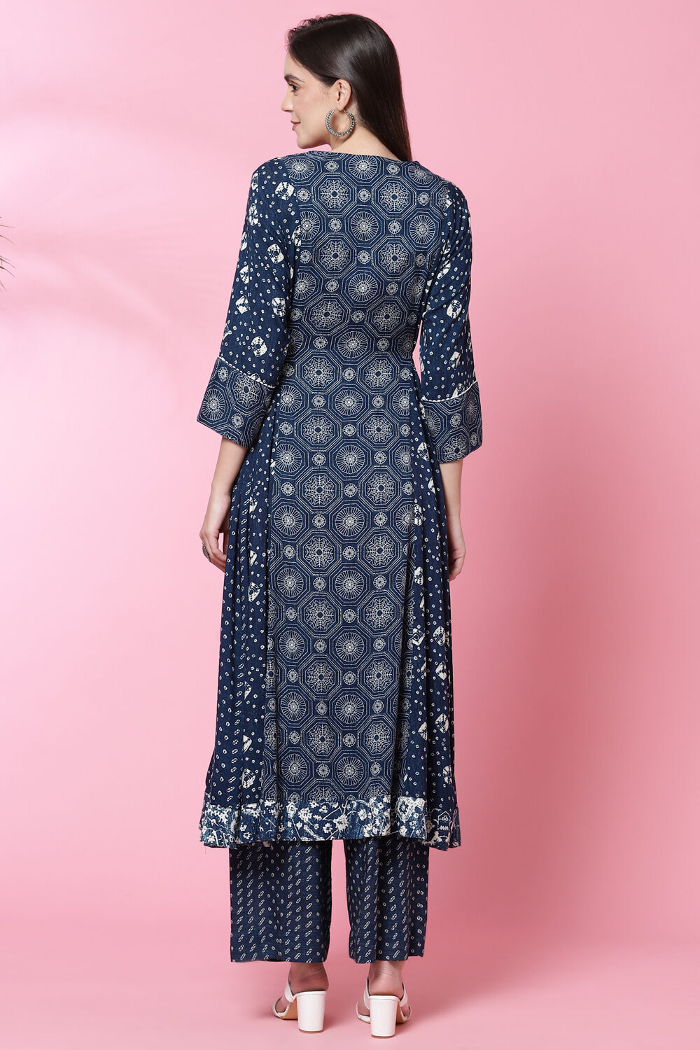 Indigo LIVA Flared Printed Kurta image number 4